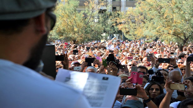 Spiriman, ante una multitudinaria marea blanca en Granada