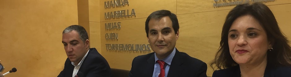 José Antonio Nieto compareció ante los alcaldes de la Costa del Sol Occidental / J.J.M.