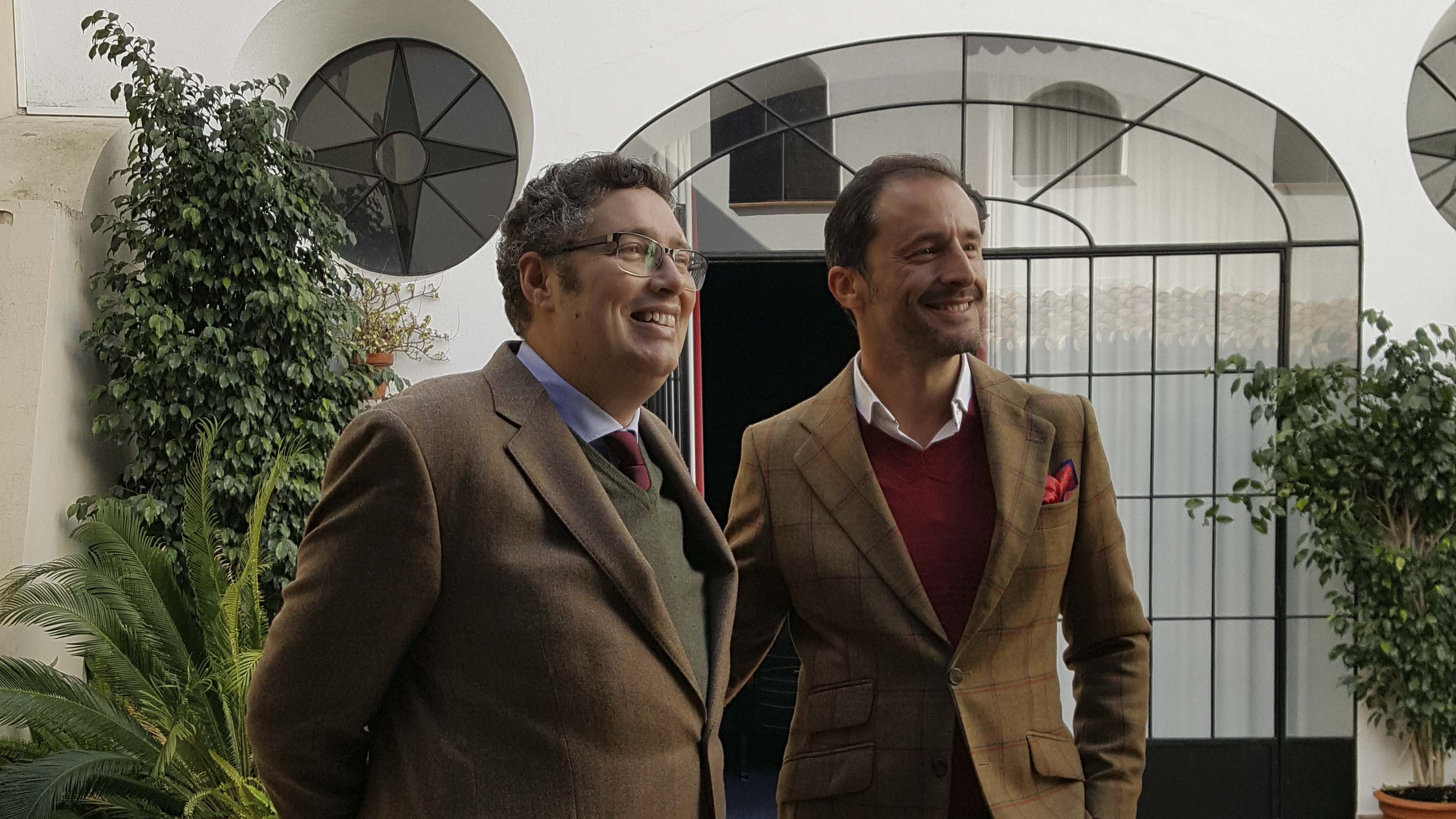 Juan Ignacio Reales, presidente de la Matriz, junto a Javier Aguilar, cartelista de la Romería 2017