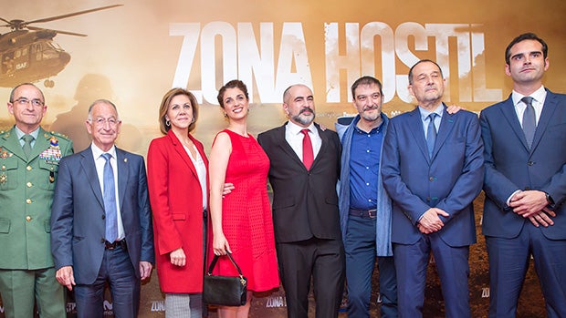 La Ministra de Defensa, María Dolores de Cospedal, asistió al preestreno de Zona Hostil