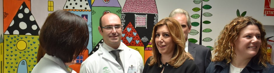 Susana Díaz, flanqueada por el gerente del nuevo hospital y Teresa Valdenebro, alcaldesa socialista de Ronda