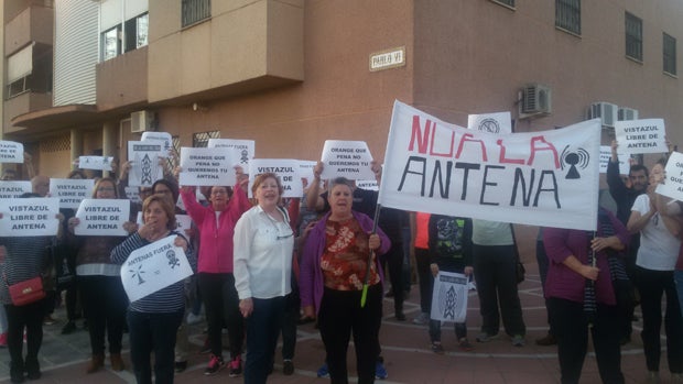 Protesta de los vecinos de Vistazul contra la antena