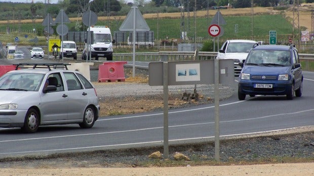 Más de 16.000 vehículos al día circulan por la actual carretera con carril por sentido y sin arcenes/A.M.