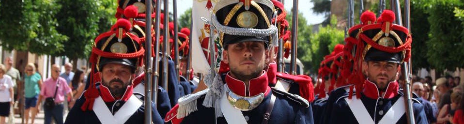 El regimiento Saboya desfila durante los actos conmemorativos de la fundación./Luis Miguel López Colorado