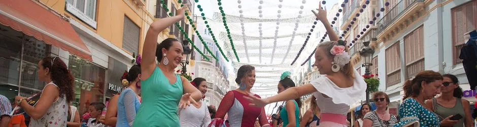 Bailes en el centro de Málaga durante la Feria