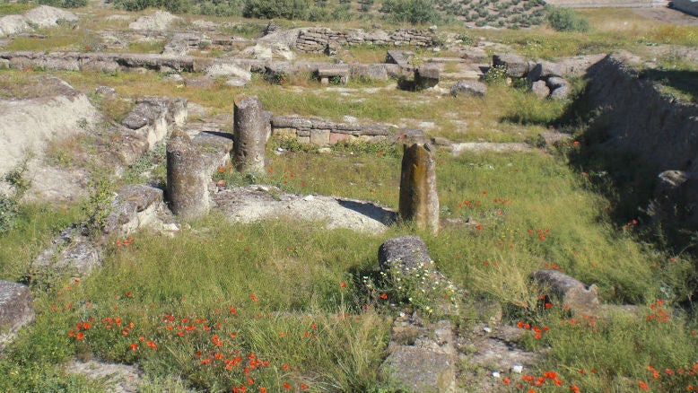 Roban unas tablillas de miles de años en un yacimiento arqueológico de Jaén