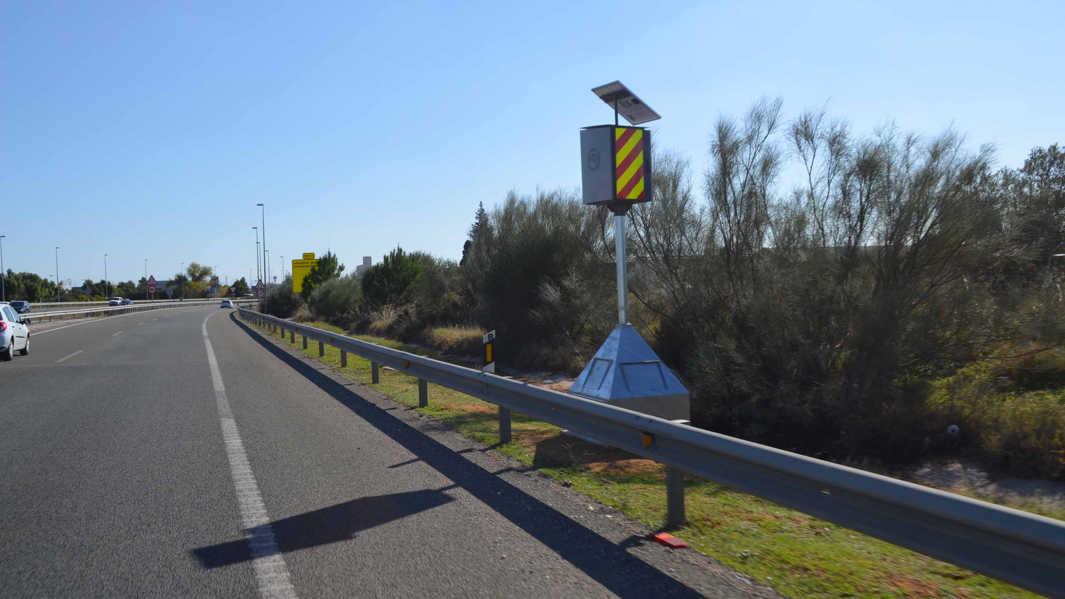 Instalan un nuevo radar en la entrada principal de Utrera