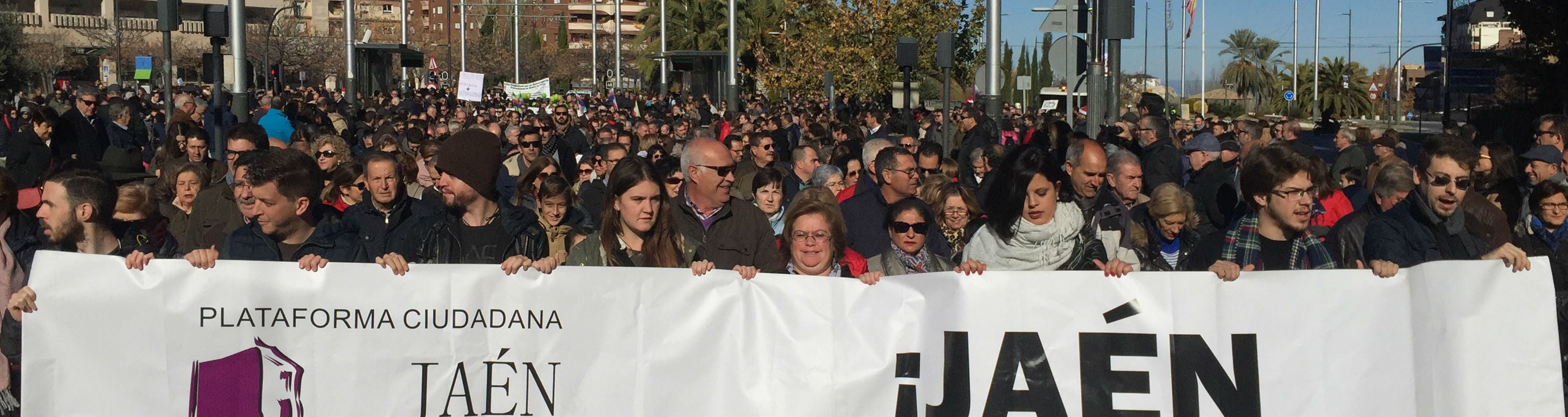 Parados y estudiantes han portado la pancarta principal de la manifestación