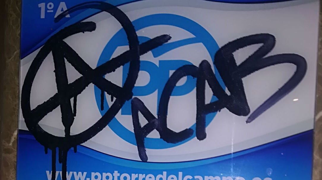 Anarquistas atacan la sede del PP de Torredelcampo