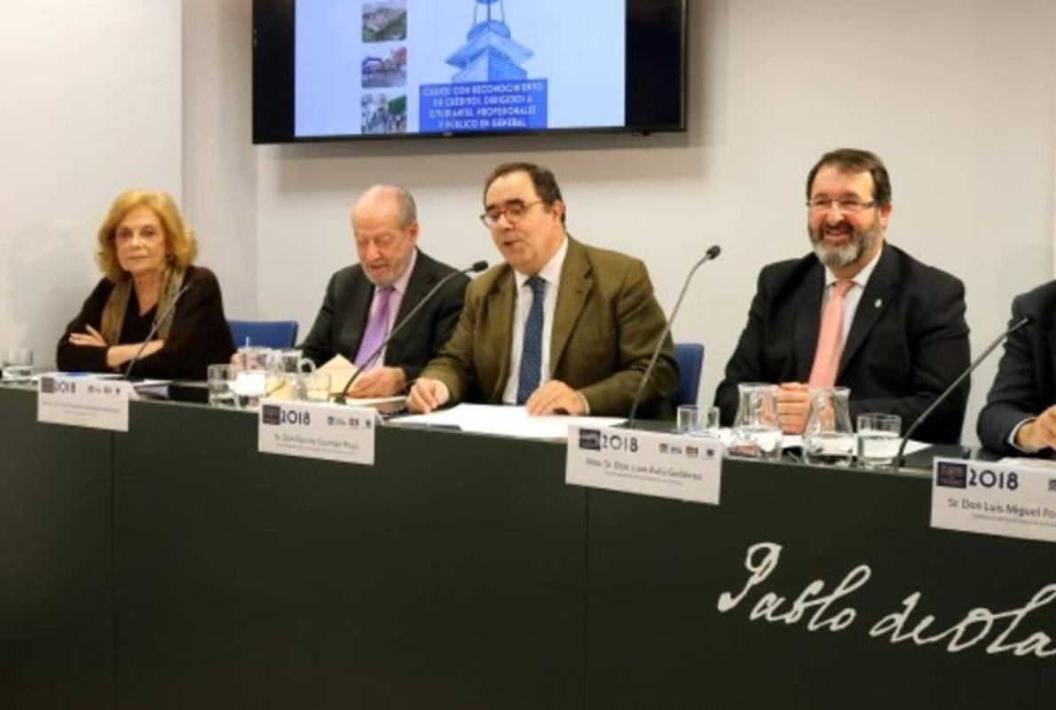 En la presentación de los cursos se ha destacado la vocación de la universidad de liderar las nuevas exigencias laborales y formativas