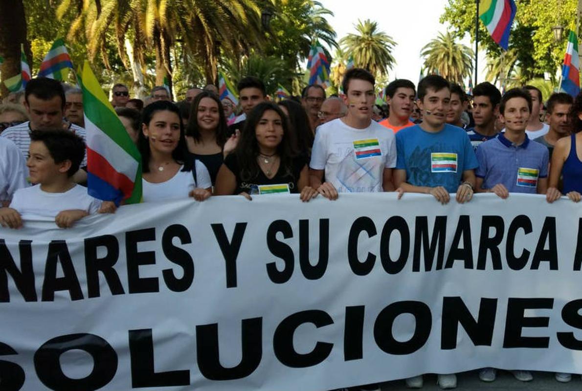 Cabeza de la manifestación de septiembre de 2017 que reivindicaba inversiones para Linares