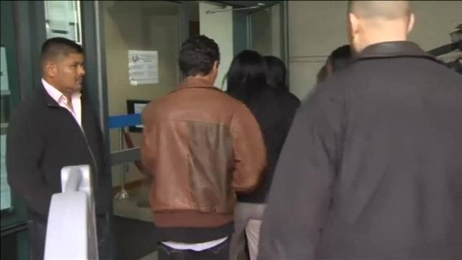 Arrestan a una madre acusada de golpear y torturar a sus diez hijos