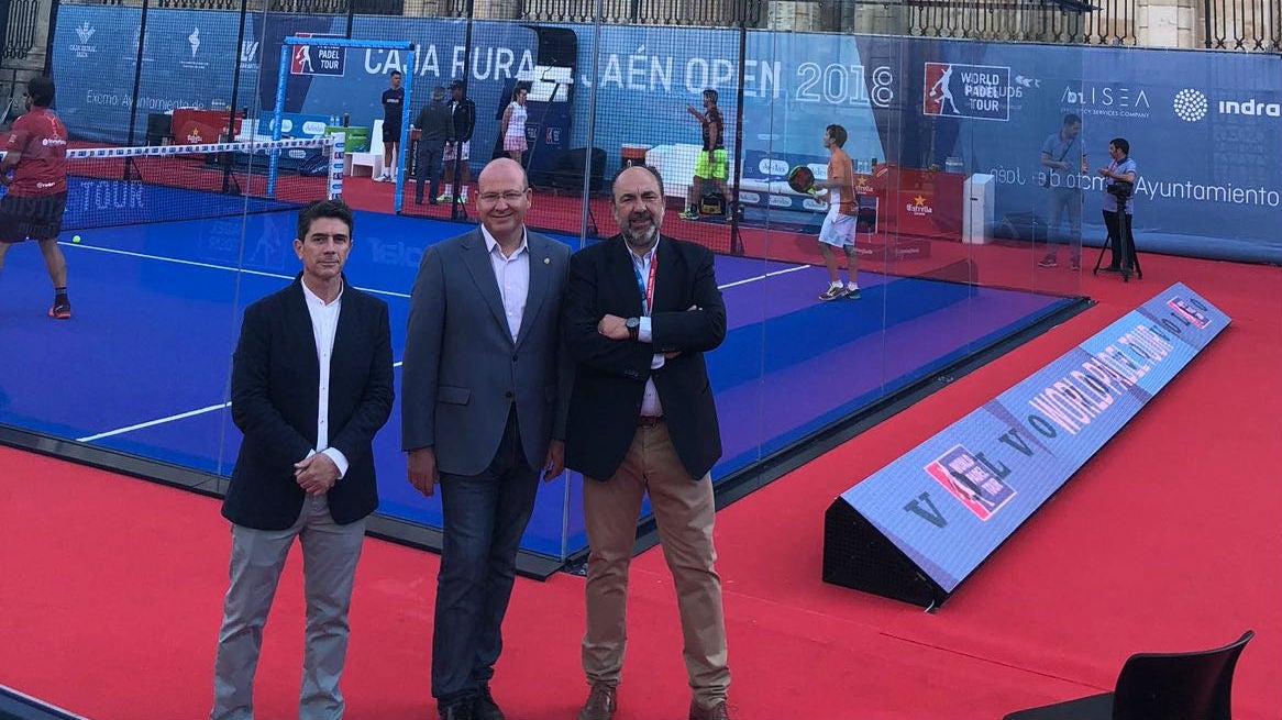 Polémica por la celebración del World Pádel Tour ante la Catedral de Jaén