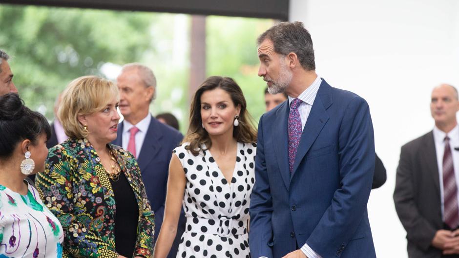 Un vestido de Córdoba para la Reina: las claves del diseño de Matilde Cano que llevó Doña Letizia