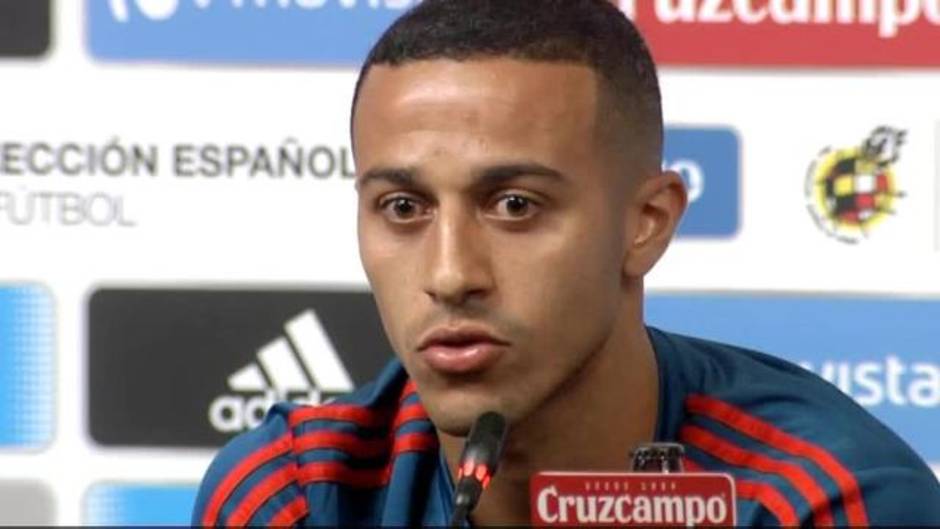 Thiago Alcántara: "Tenéis que valorar lo gran portero que es De Gea"