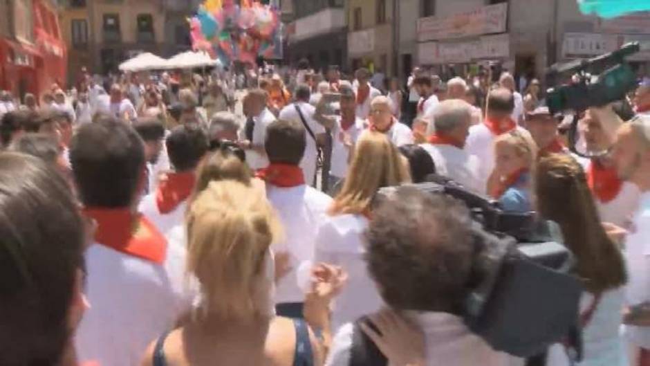 Casado, increpado en la plaza Consistorial de Pamplona