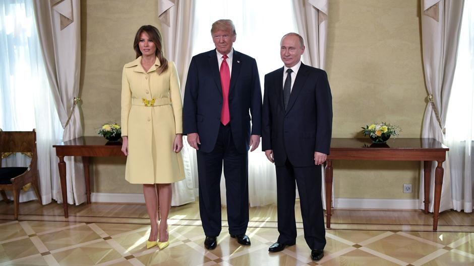 El gesto de Melania Trump después del apretón de manos con Putin