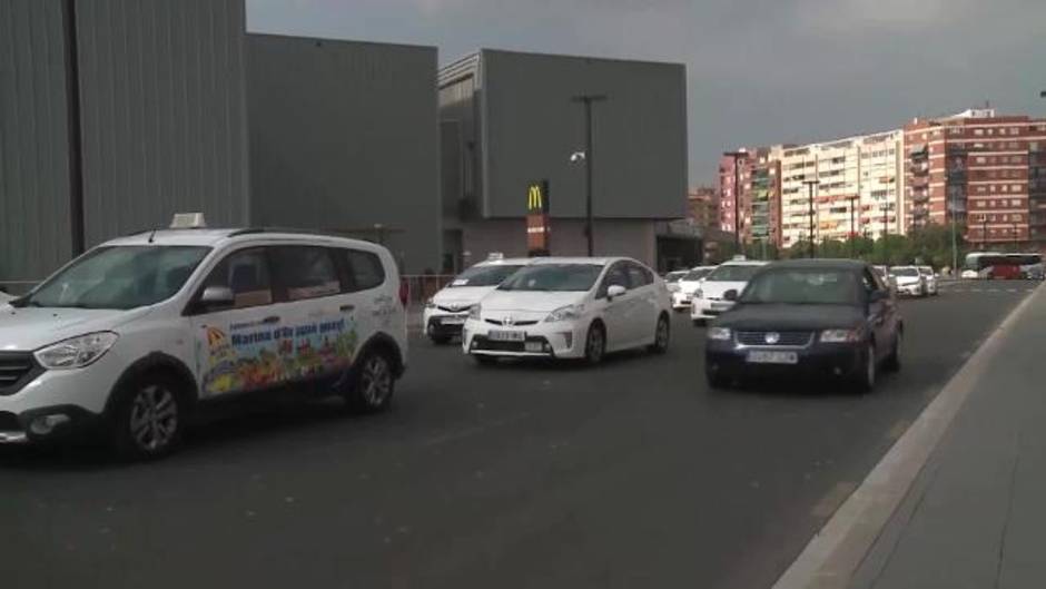 Los taxistas mantienen la huelga al terminar sin acuerdo