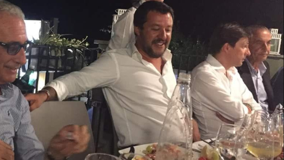 Matteo Salvini, de fiesta el día de la tragedia en Génova