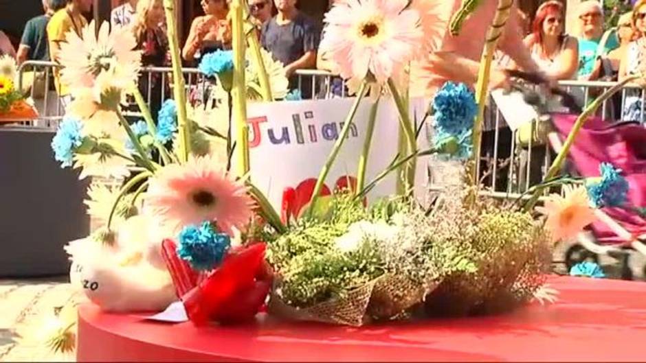 Algunos familiares de las víctimas vuelven al lugar del atentado por primera vez