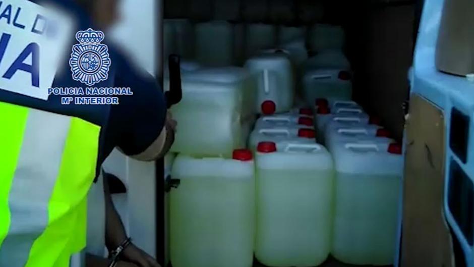Interceptados en Algeciras 2.500 litros de combustible para suministrar a narcolanchas