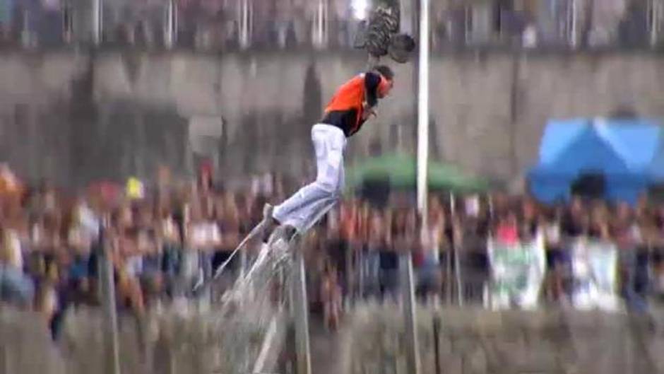 Miles de personas se dan cita en Lekeitio para celebrar el 'Día de Gansos'