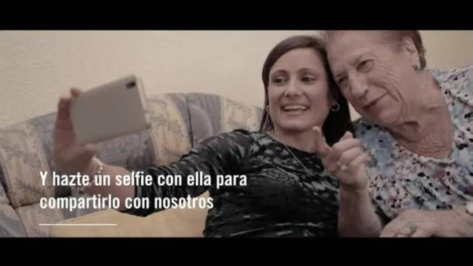 "Selfies contra la soledad", la iniciativa que hace visible a las personas mayores