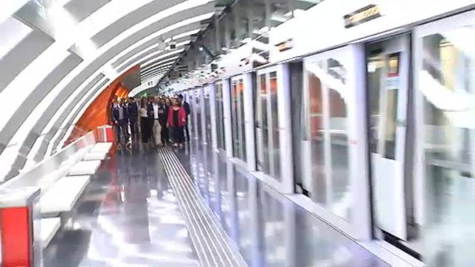 Colau y Torra inauguran dos nuevas líneas de metro en Barcelona