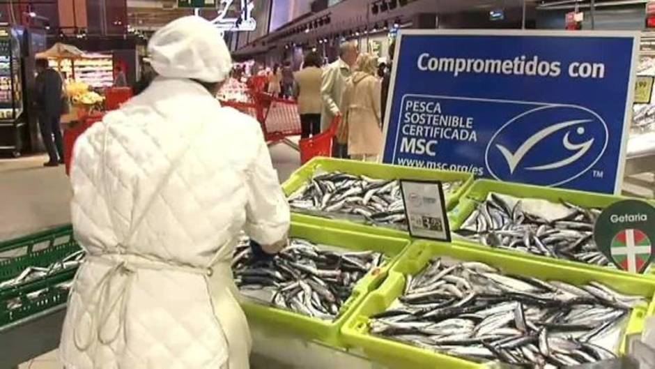 Eroski incrementa un 24% las compras de pescado sostenible certificado y supera el millón de kilos