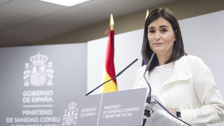Carmen Montón dimite tras el escándalo de su máster