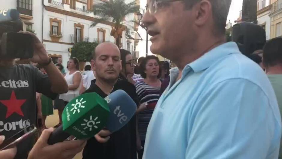 El alcalde Arahal ha lamenta «la pérdida violenta de nuestra vecina»