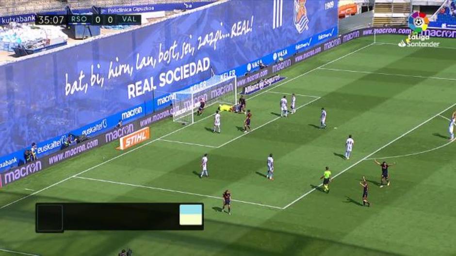 Gol de Gameiro (1-0) en el Real Sociedad 0-1 Valencia