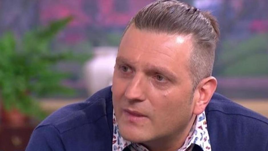 El británico con un pene biónico se pasa cinco días en coma