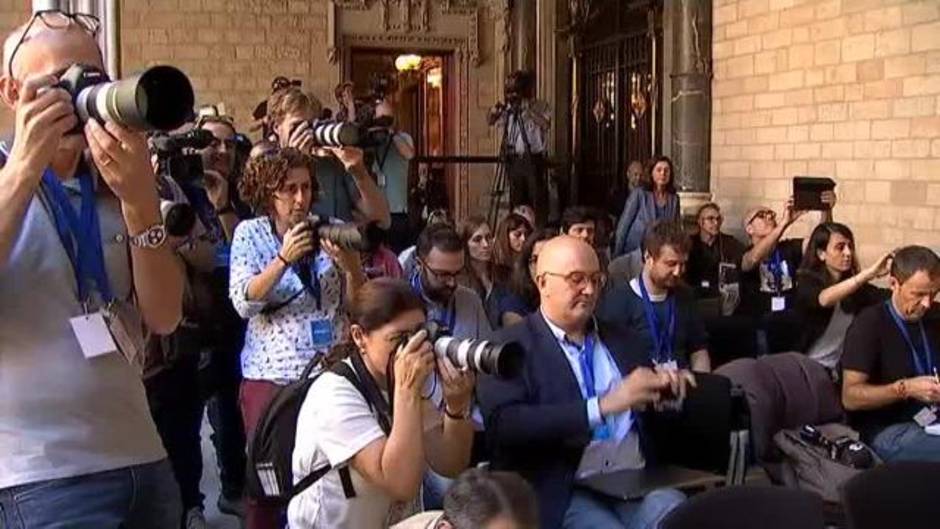 El Gobierno pide a Torra que rebaje el tono y avisa de que actuará si el Parlament se salta la ley