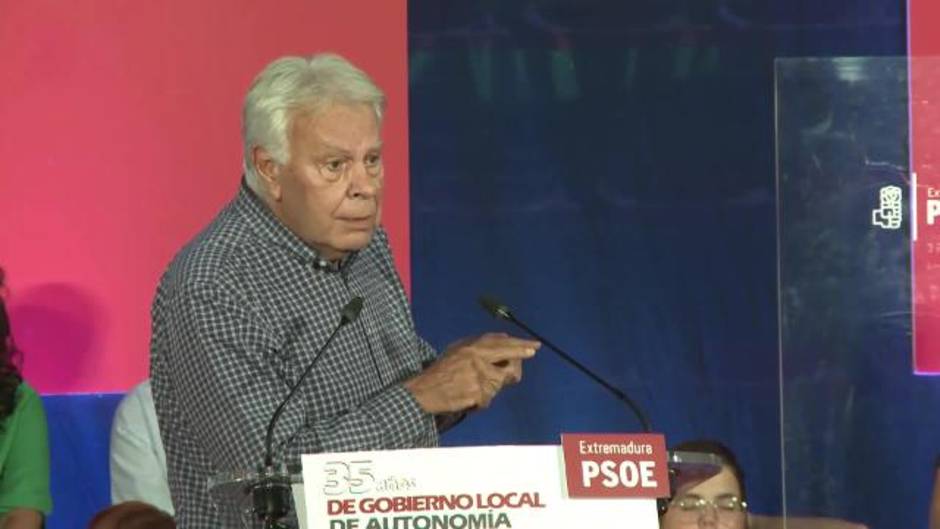 Felipe González aboga por reformar "sin miedo" la CE