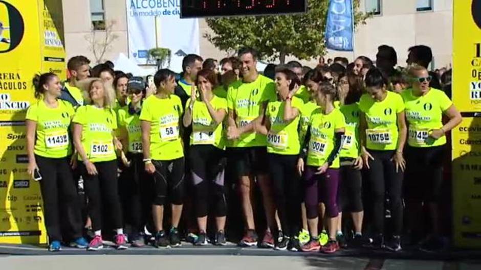 Sánchez participa en una carrera de obstáculos por la conciliación familiar y laboral