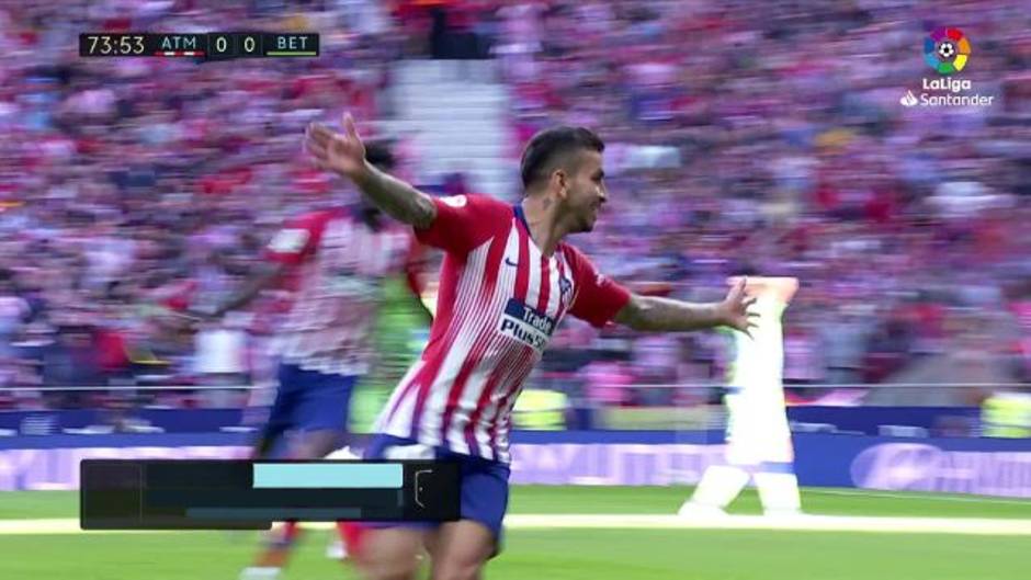 Gol de Correa (1-0) en el Atlético 1-0 Betis