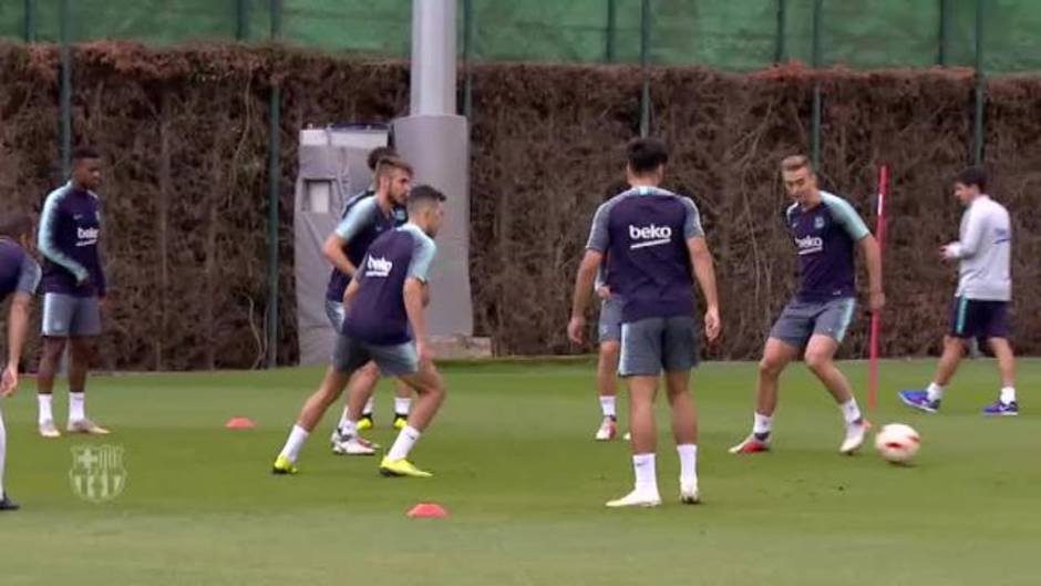 El Barça entrena sin sus internacionales