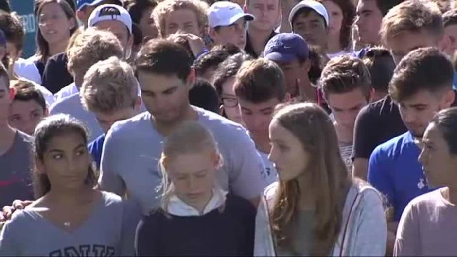 Nadal participa en un minuto de silencio por las víctimas de la riada