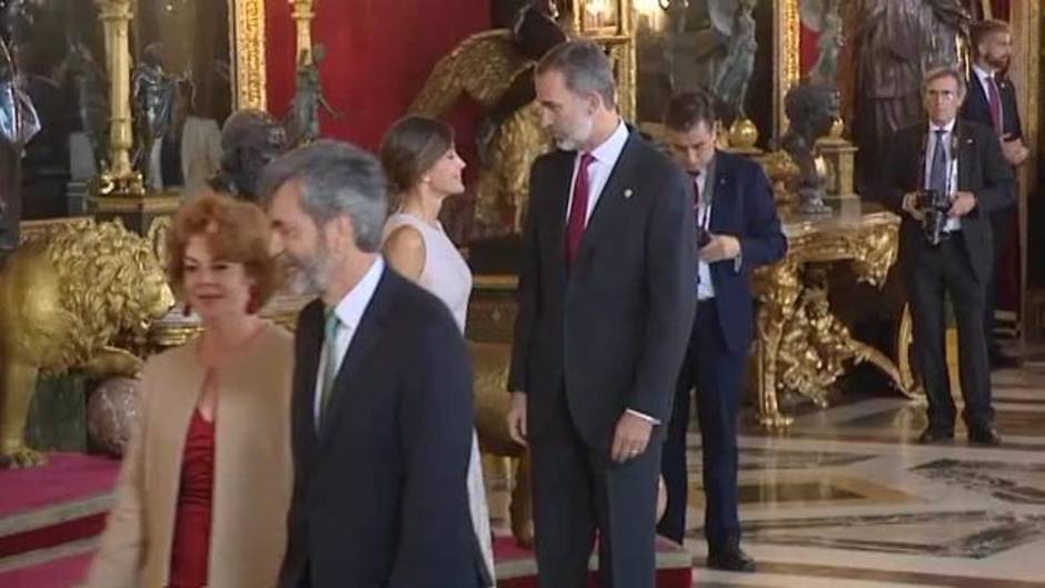 El lapsus de Pedro Sánchez durante el besamanos en el Palacio Real