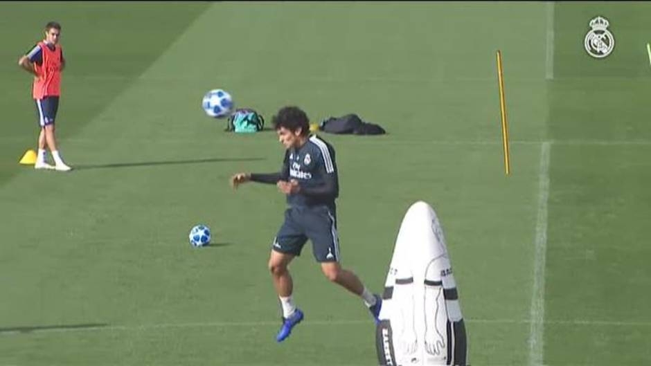 El Real Madrid entrena a las órdenes de Lopetegui tras la derrota frente al Levante