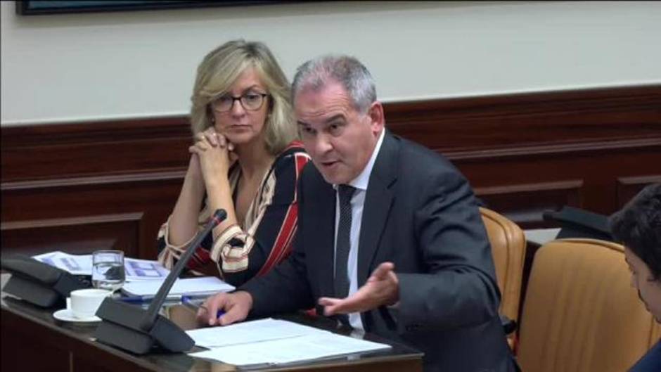 Rifirrafe entre Lasarte y De la Torre en la Comisión de Presupuestos