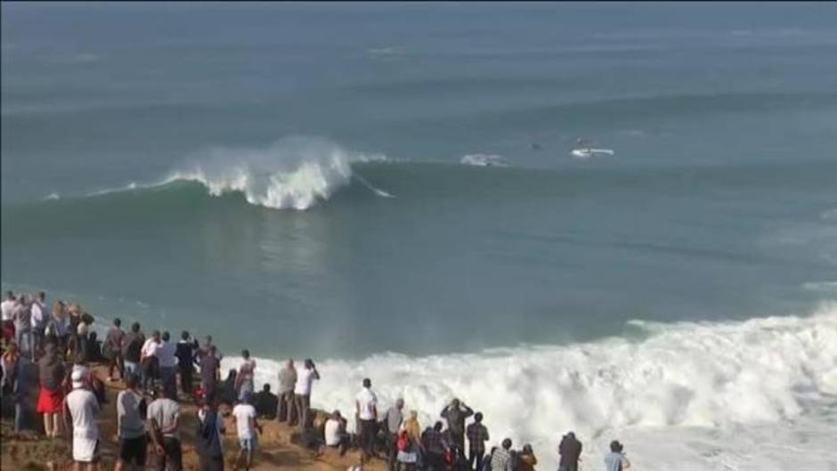 Grant Baker, campeón del Nazaré Challenge de surf