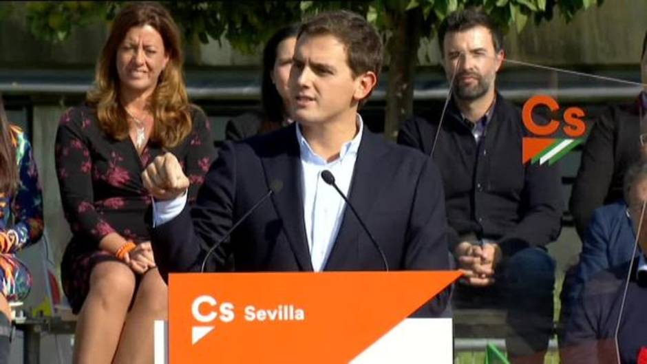 Rivera compara a Sánchez y Casado con Pimpinela por "mangonear" la justicia con el CGPJ en privado