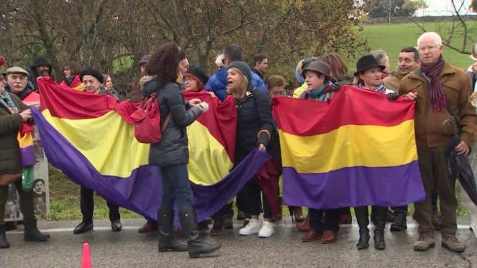 Varios colectivos piden la retirada de la tumba de Franco de los Caídos