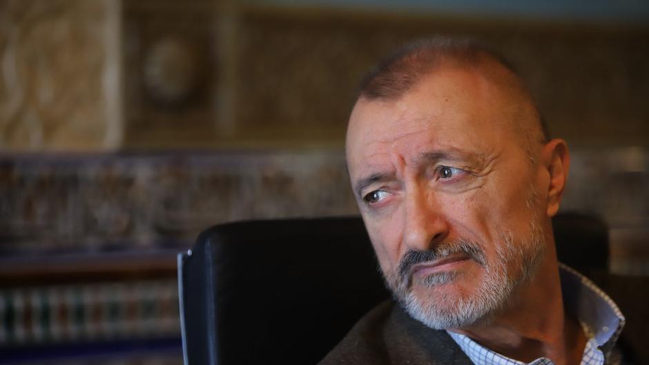 Pérez-Reverte tuitea sobre Rufián y la «gentuza« del Congreso