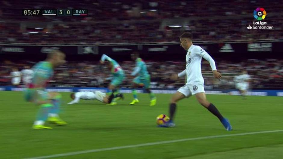 Expulsión de Advíncula en el Valencia 3 - 0 Rayo Vallecano