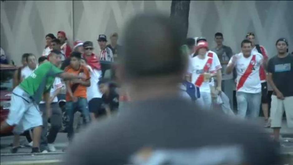 Batalla campal en Buenos Aires en la previa de la final de la Copa Libertadores