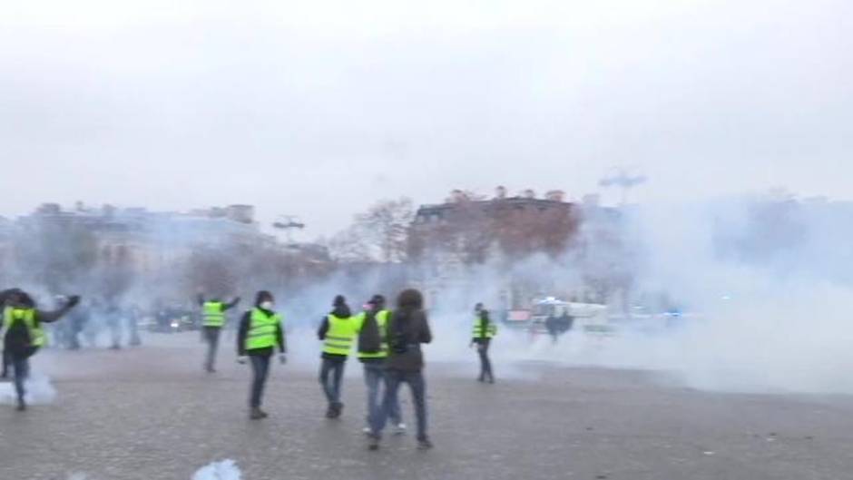 Más de 100 detenidos en protestas de los "chalecos amarillos"