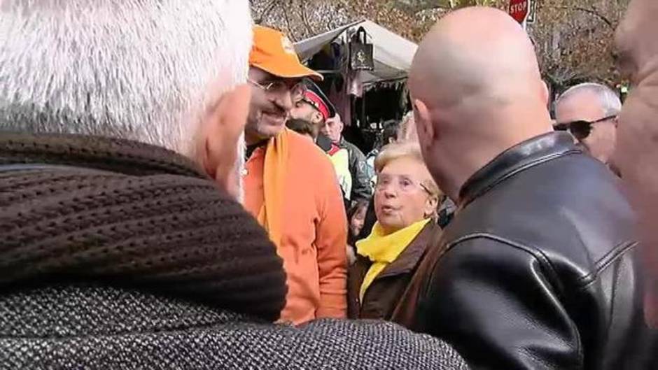 Carrizosa increpado por independentistas cuando visitaba un mercadillo en Vilafranca del Penedés